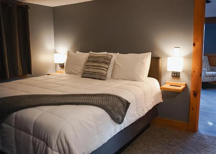 New England Inn & Lodge
