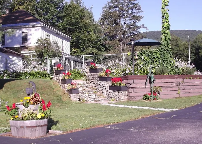 Profile Motel & Cottages